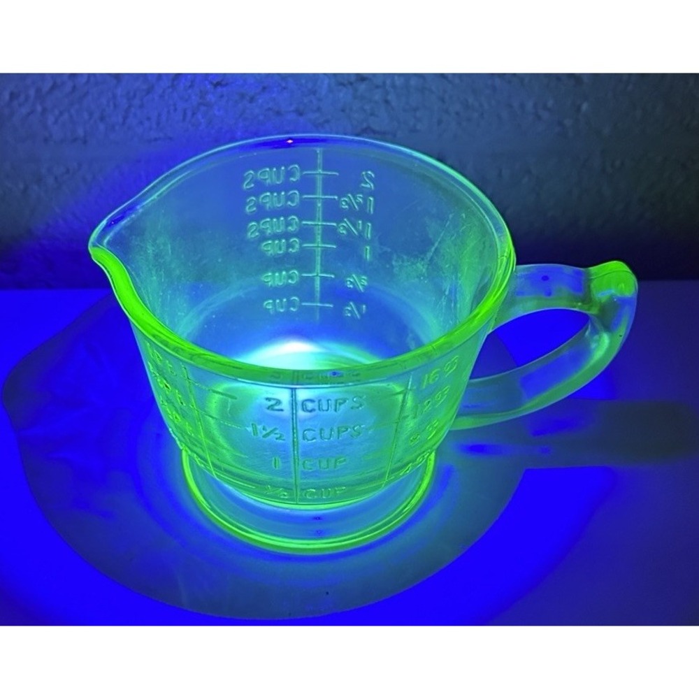Hazel-Atlas Measuring Cup 2 Cup Green Uranium Glass UV Reactive Vintage